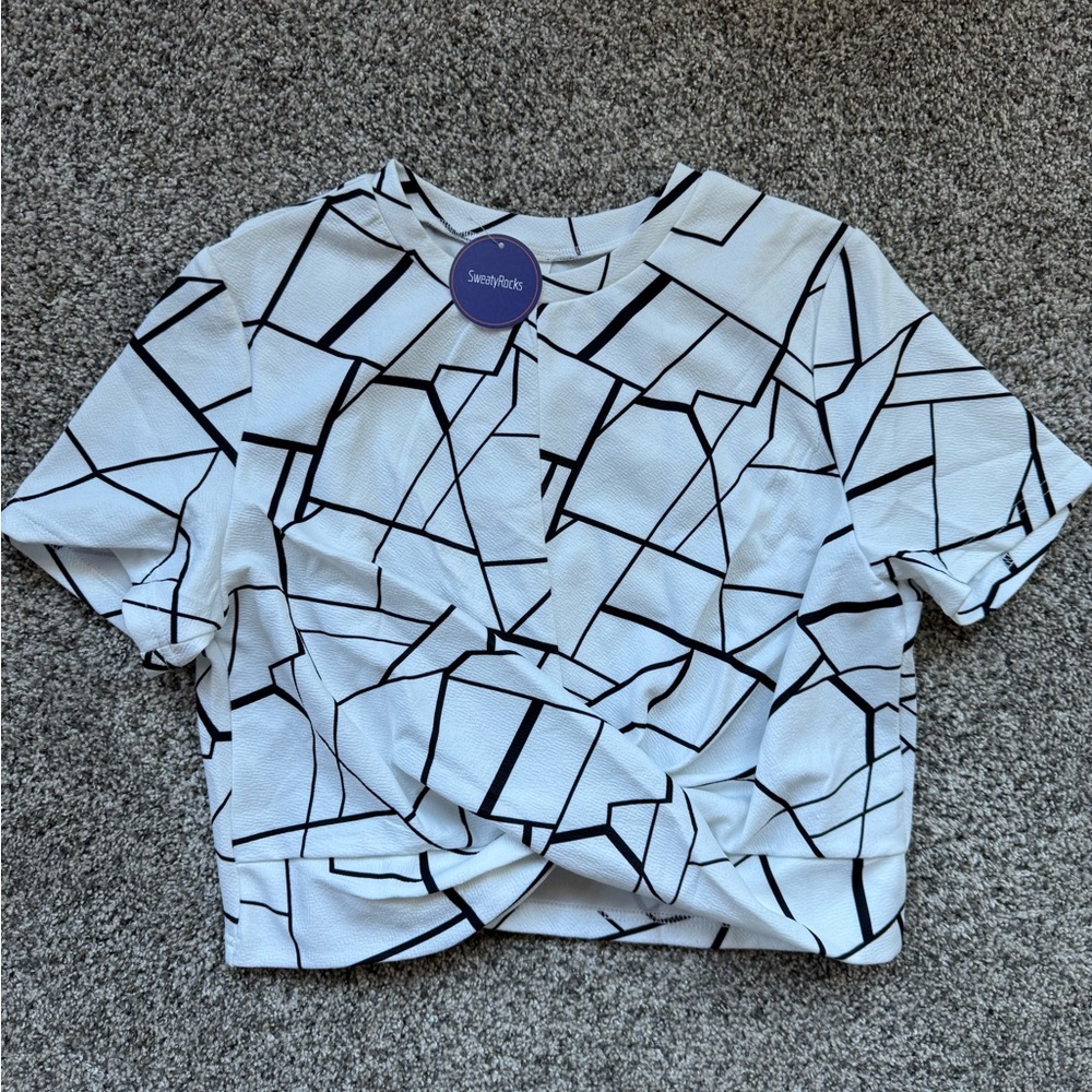 Black and White Geometric Women's Top